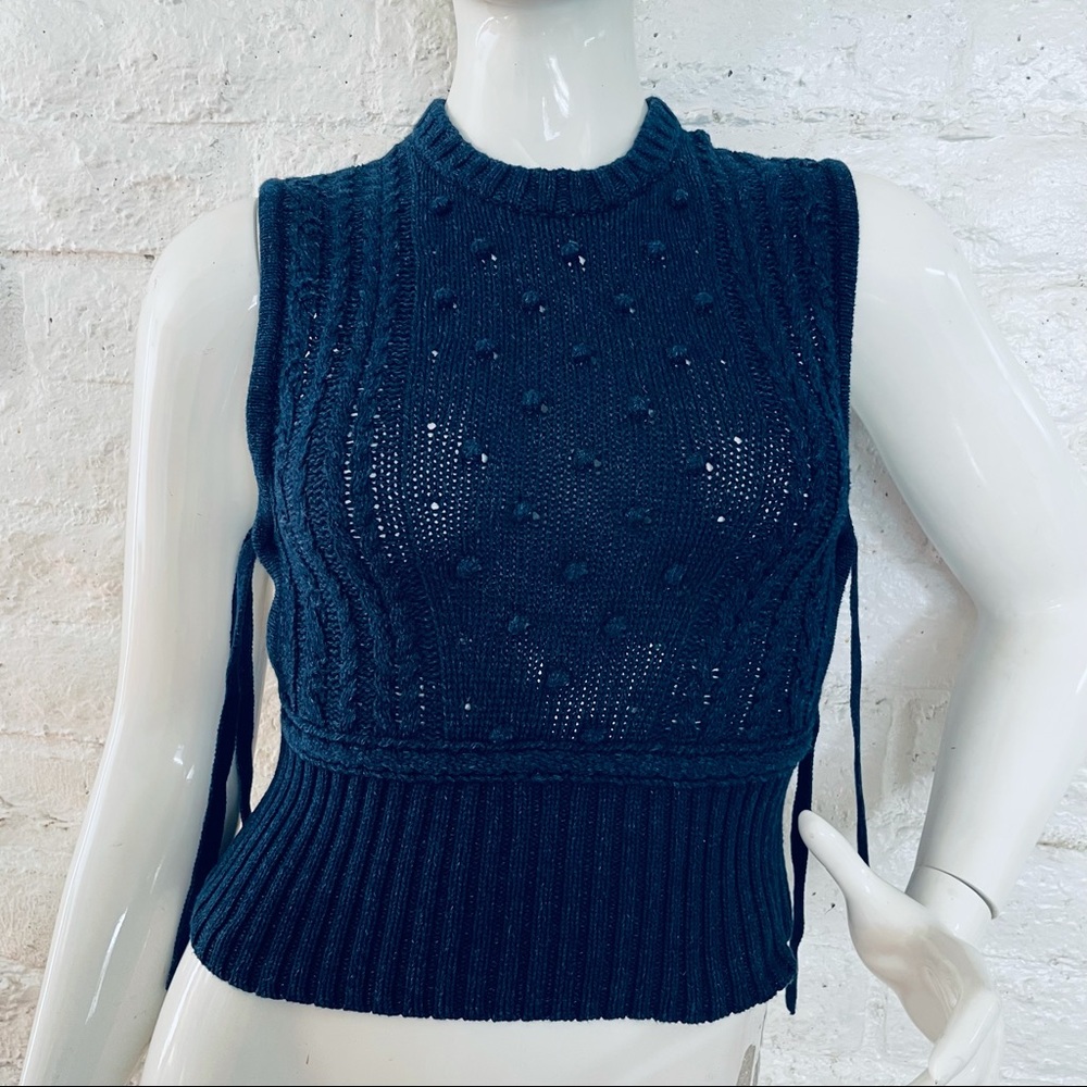 Levi’s vests crochet size XS